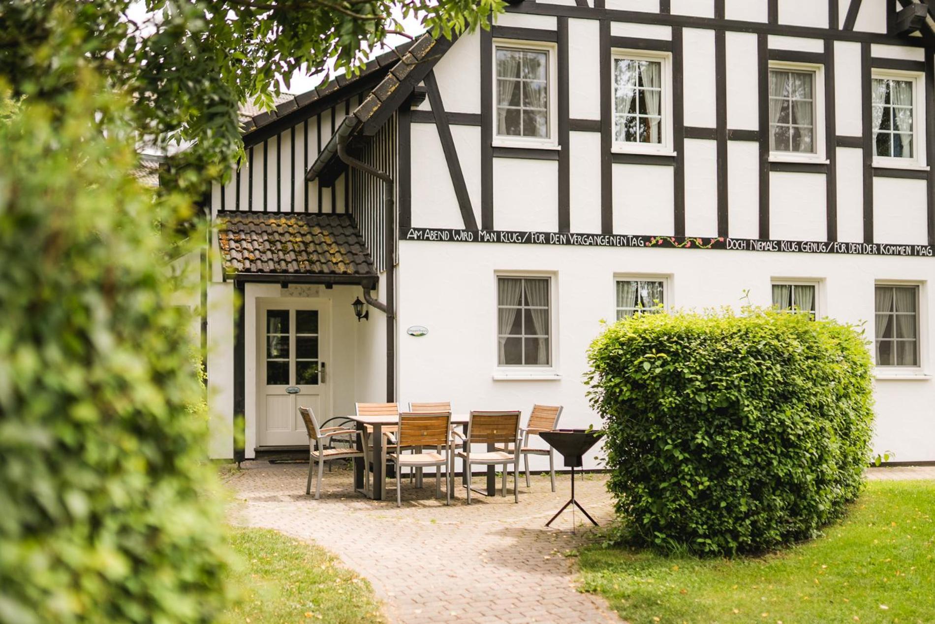 Hof Koehne - Doppelhaus - Wohnung Dreifachhexe Schmallenberg Exterior foto